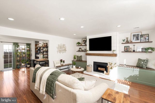 4 INDEPENDENCE CT, Jackson, NJ 08527