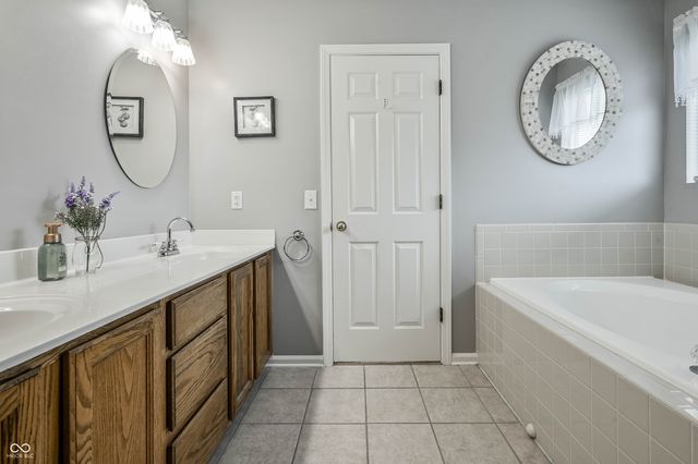 6141 Chadworth Way, Indianapolis, IN 46236