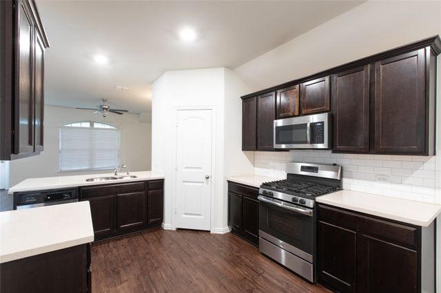 905 Silverbell Street, Princeton, TX 75407