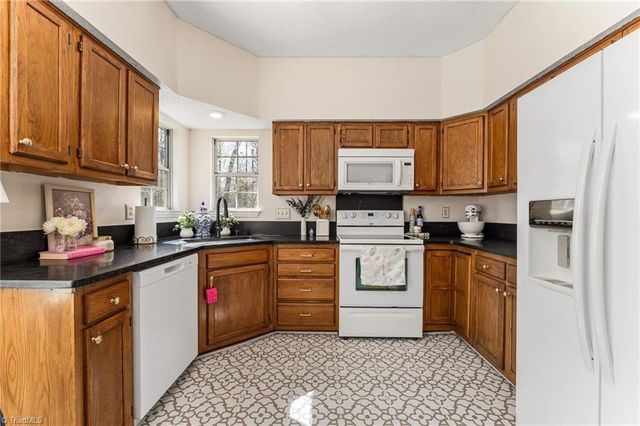 2824 Wynfield Crossing Lane, Winston-salem, NC 27103