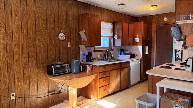 712 N 23rd Street, Copperas Cove, TX 76522