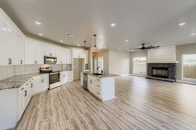 1403 Sunset DR, Marble Falls, TX 78654