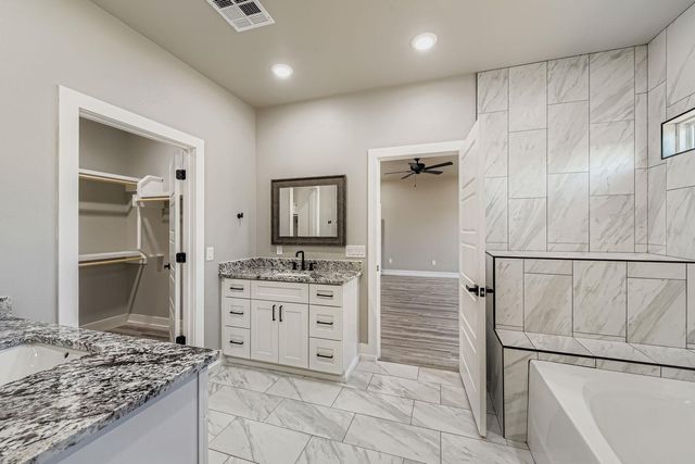 1403 Sunset DR, Marble Falls, TX 78654