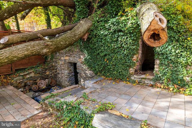 223 REBEL HILL RD, Conshohocken, PA 19428