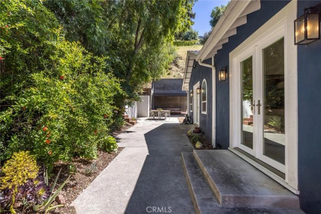 10210 La Canada, Shadow Hills, CA 91040