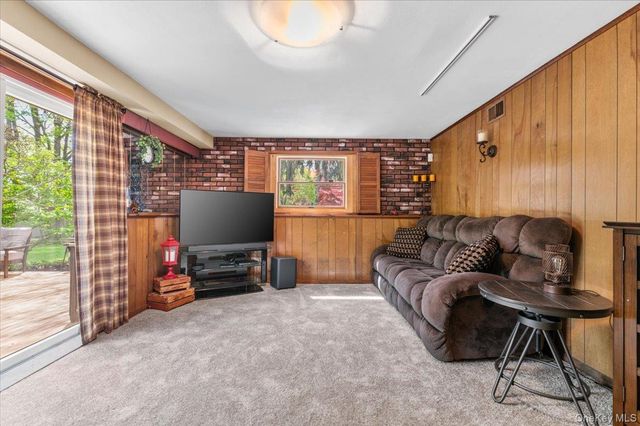 1 Nita Street, East Northport, NY 11731