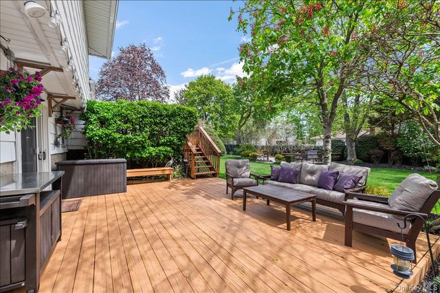 1 Nita Street, East Northport, NY 11731