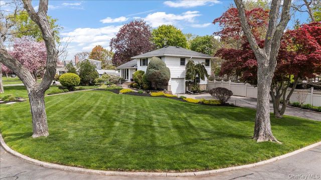 1 Nita Street, East Northport, NY 11731