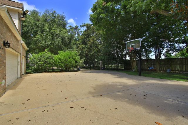 2407 Churchills Ferry, Richmond, TX 77406