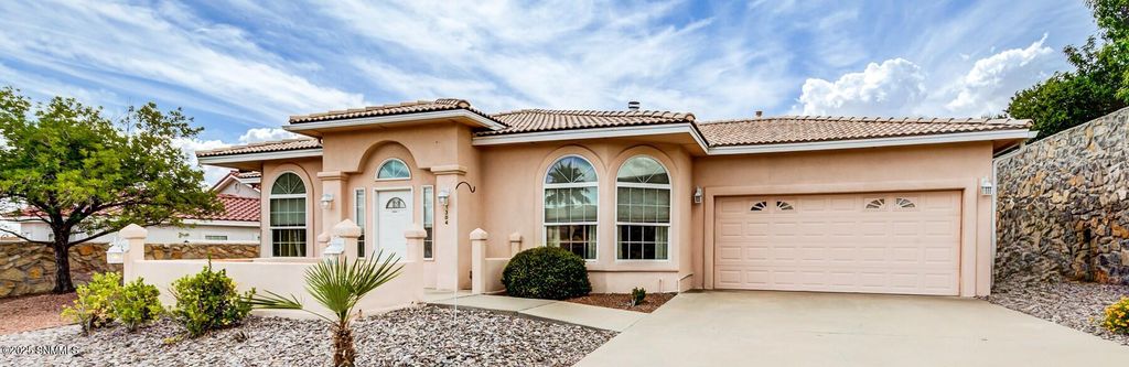 1304 Arnold Palmer Court, Las Cruces, NM 88011