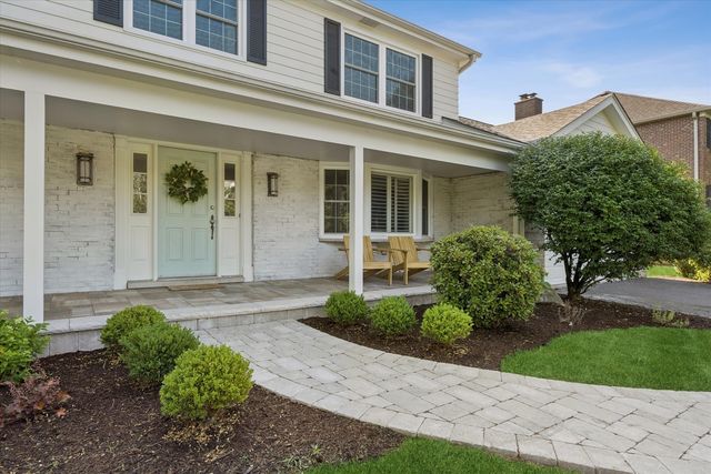 7553 Ridgewood Lane, Burr Ridge, IL 60527
