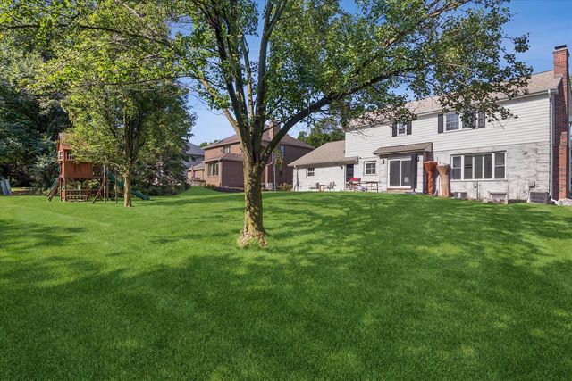 7553 Ridgewood Lane, Burr Ridge, IL 60527