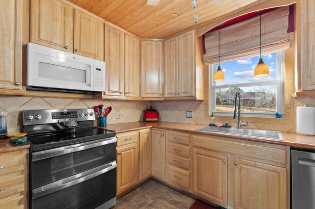 25620 Hillcrest Drive, Shell Knob, MO 65747