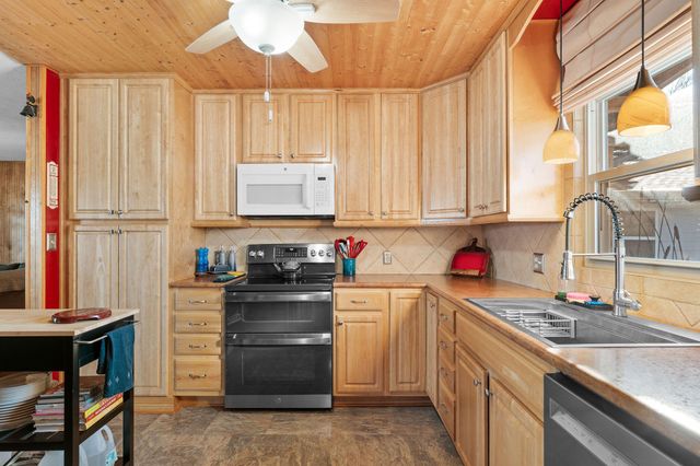 25620 Hillcrest Drive, Shell Knob, MO 65747