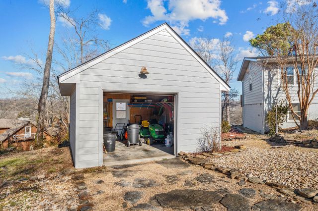 25620 Hillcrest Drive, Shell Knob, MO 65747