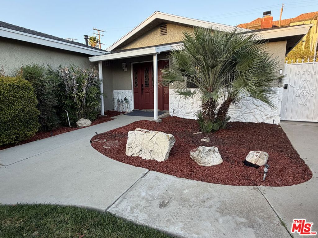 3234 Locust Avenue, Long Beach, CA 90807 — photo 2