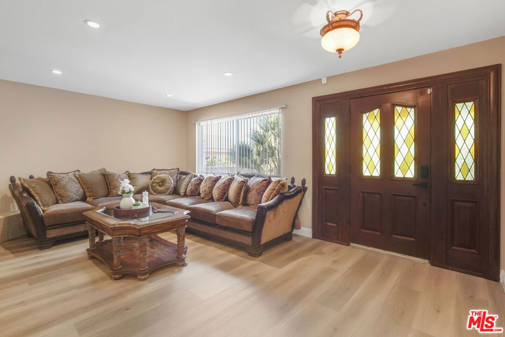 3234 Locust Avenue, Long Beach, CA 90807 — photo 4