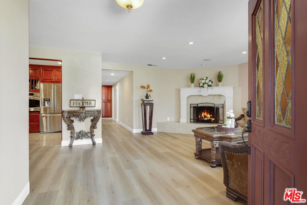 3234 Locust Avenue, Long Beach, CA 90807 — photo 5