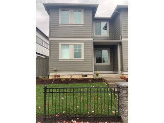 8033 Se VERMONT St, Hillsboro, OR 97123