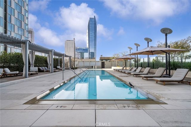 889 Francisco Street 3205, Los Angeles, CA 90017