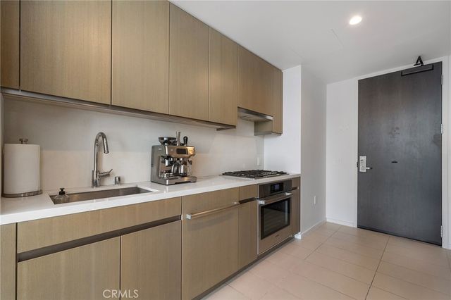 889 Francisco Street 3205, Los Angeles, CA 90017