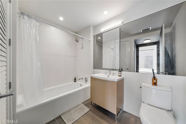 889 Francisco Street 3205, Los Angeles, CA 90017