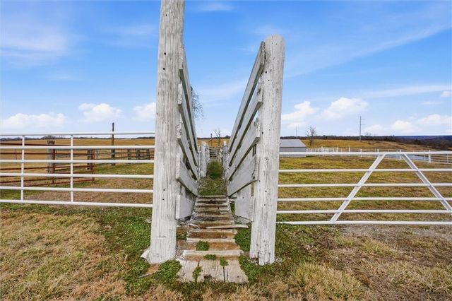 10625 Franklin Road, Richmond, MO 64085