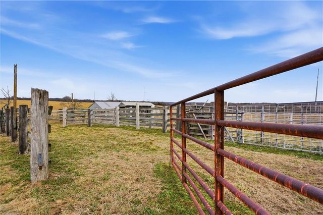 10625 Franklin Road, Richmond, MO 64085