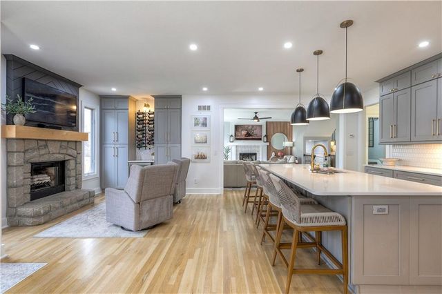 13113 Ballentine Street, Overland Park, KS 66213