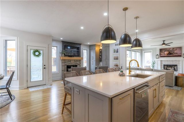 13113 Ballentine Street, Overland Park, KS 66213