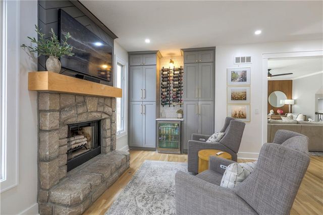 13113 Ballentine Street, Overland Park, KS 66213