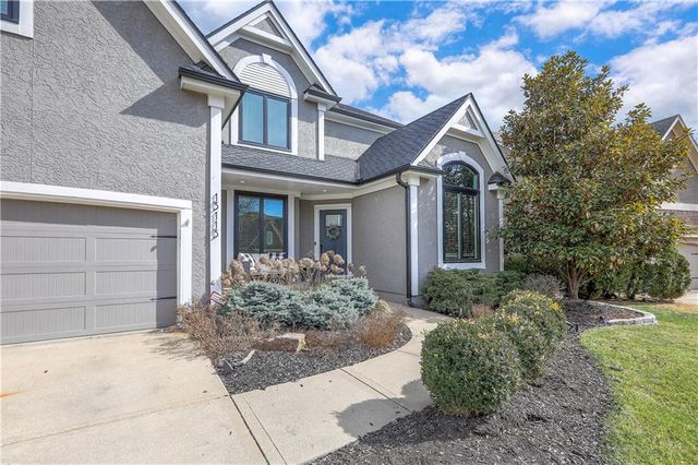 13113 Ballentine Street, Overland Park, KS 66213