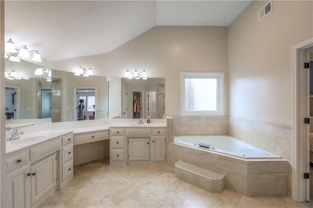 13113 Ballentine Street, Overland Park, KS 66213