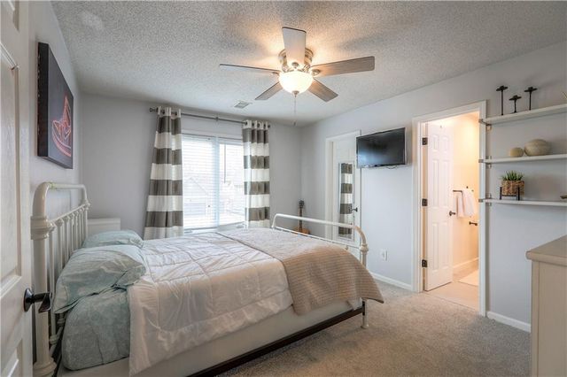 13113 Ballentine Street, Overland Park, KS 66213