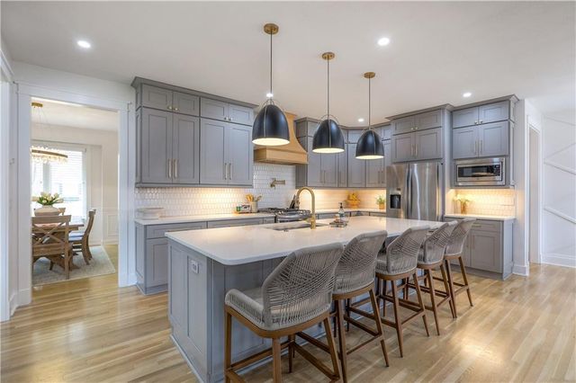 13113 Ballentine Street, Overland Park, KS 66213