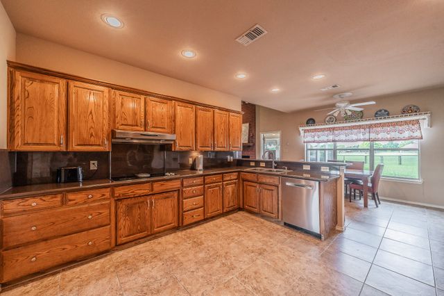 117 Wagon Wheel Circle, Leonard, TX 75452
