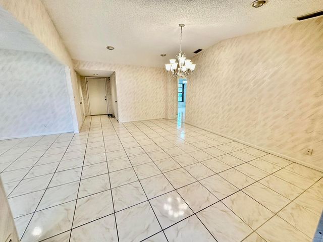 5483 VIBURNUM Circle, Delray Beach, FL 33484