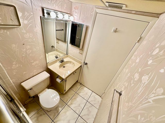 5483 VIBURNUM Circle, Delray Beach, FL 33484