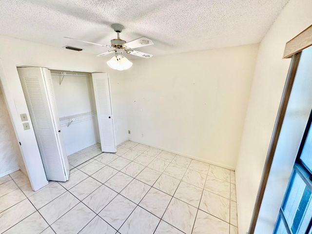 5483 VIBURNUM Circle, Delray Beach, FL 33484