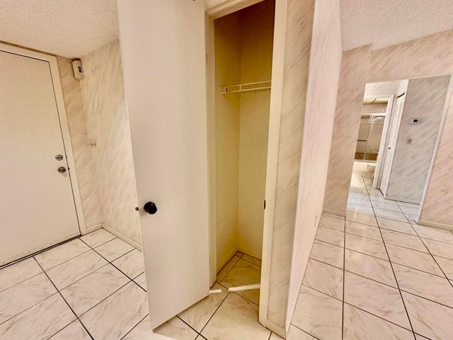 5483 VIBURNUM Circle, Delray Beach, FL 33484