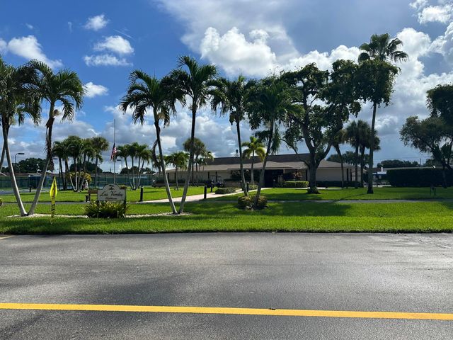 5483 VIBURNUM Circle, Delray Beach, FL 33484