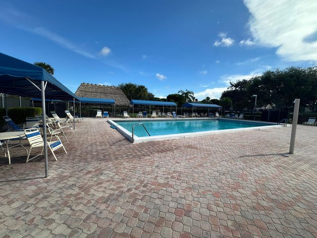 5483 VIBURNUM Circle, Delray Beach, FL 33484