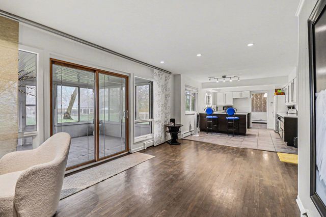 2028 E Hammond Lake Drive, Bloomfield Hills, MI 48302