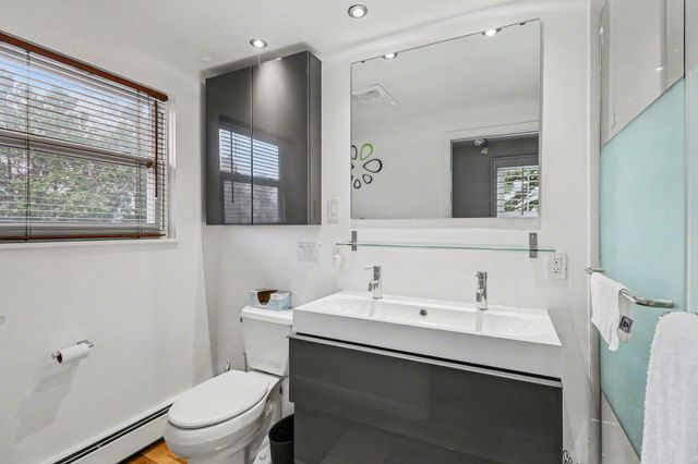 2028 E Hammond Lake Drive, Bloomfield Hills, MI 48302