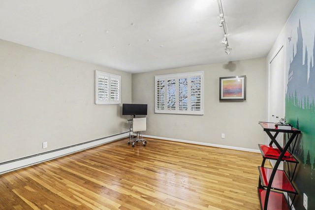2028 E Hammond Lake Drive, Bloomfield Hills, MI 48302