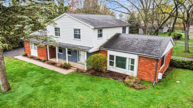 2028 E Hammond Lake Drive, Bloomfield Hills, MI 48302