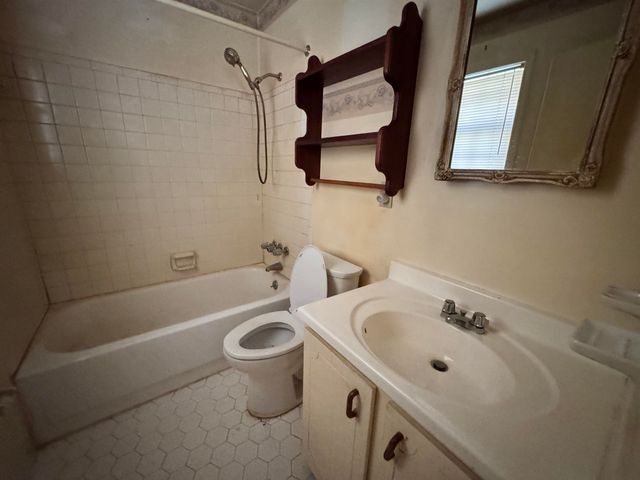 2093 WILD VIOLET DR, Memphis, TN 38133