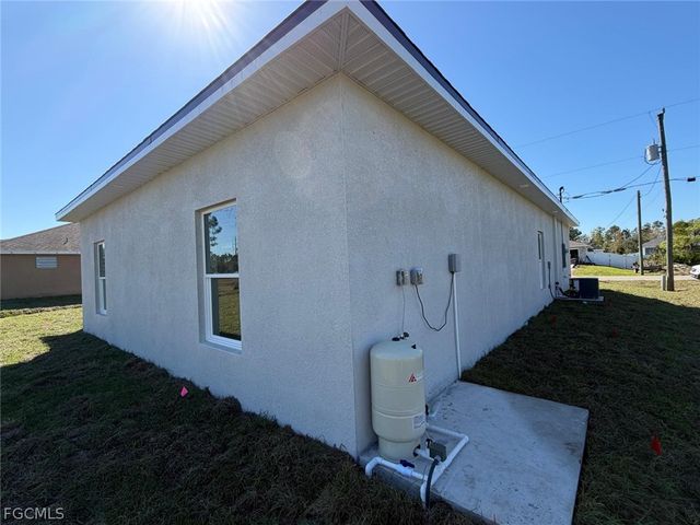 484 Westdale AVE, Lehigh Acres, FL 33972