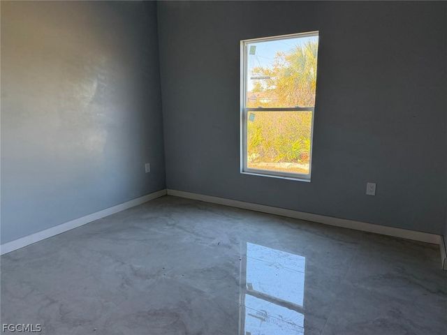 484 Westdale AVE, Lehigh Acres, FL 33972