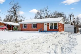 4708 Mid Dr, Louisville, KY 40272